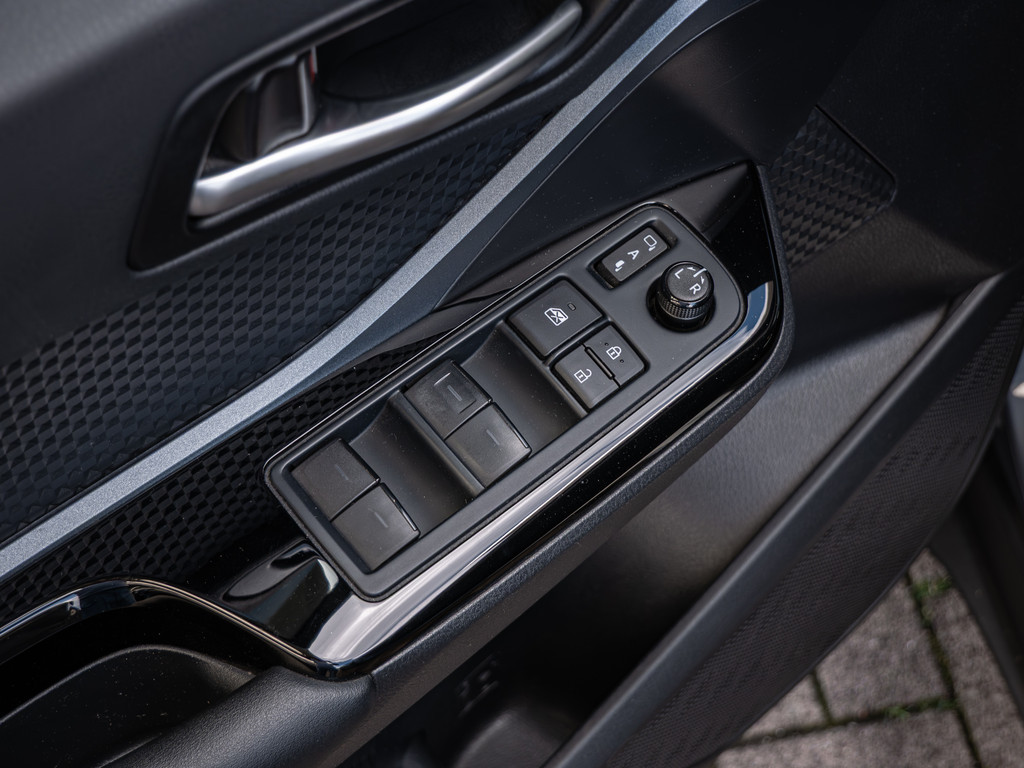 Fahrzeugansicht TOYOTA C-HR 2.0 Hybrid Team D - Bild 39