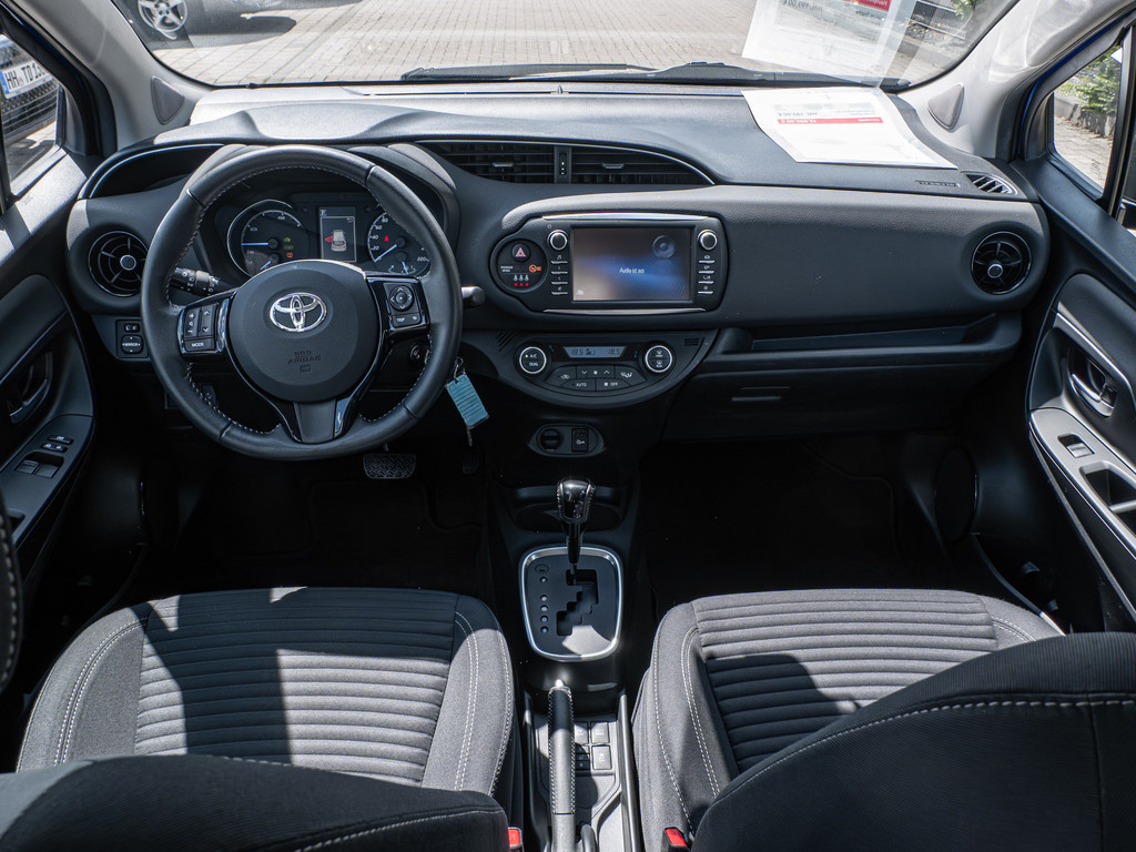 Fahrzeugansicht TOYOTA Yaris Hybrid Team D - Bild 5