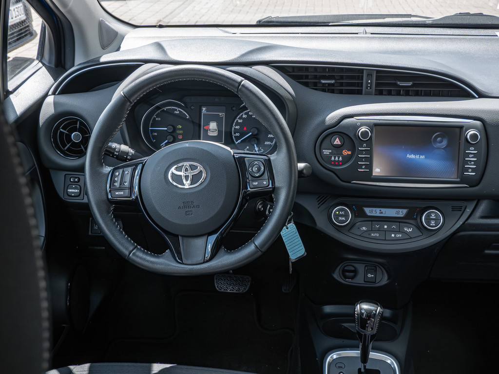 Fahrzeugansicht TOYOTA Yaris Hybrid Team D - Bild 6