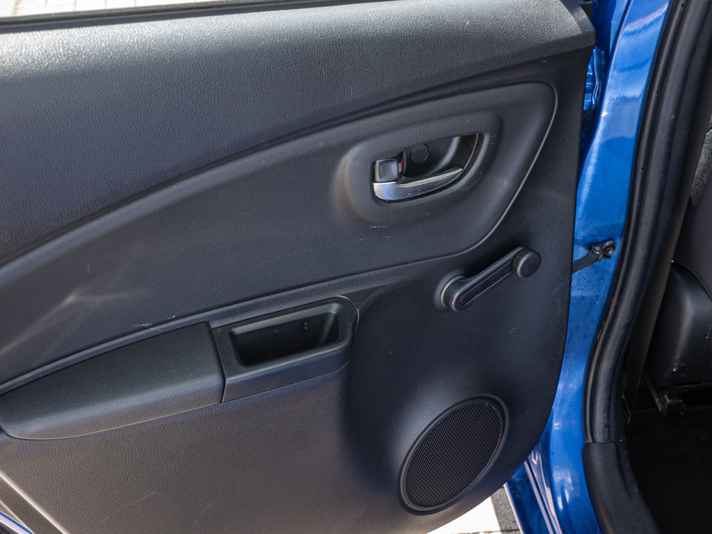 Fahrzeugansicht TOYOTA Yaris Hybrid Team D - Bild 8