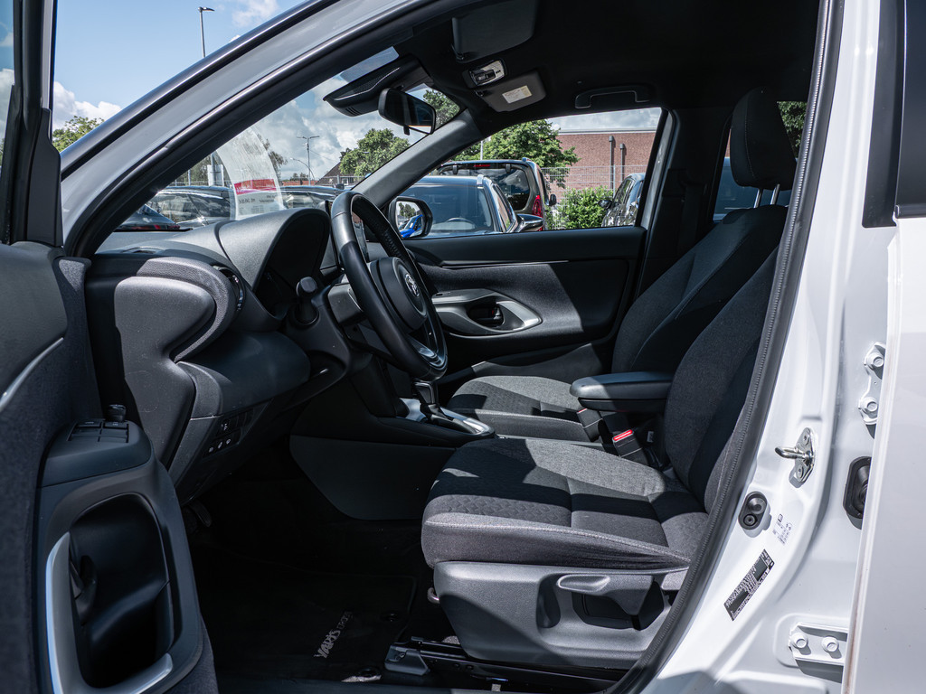 Fahrzeugansicht TOYOTA Yaris Cross Hybrid 1.5 VVT-i Team Deutschland - Bild 4