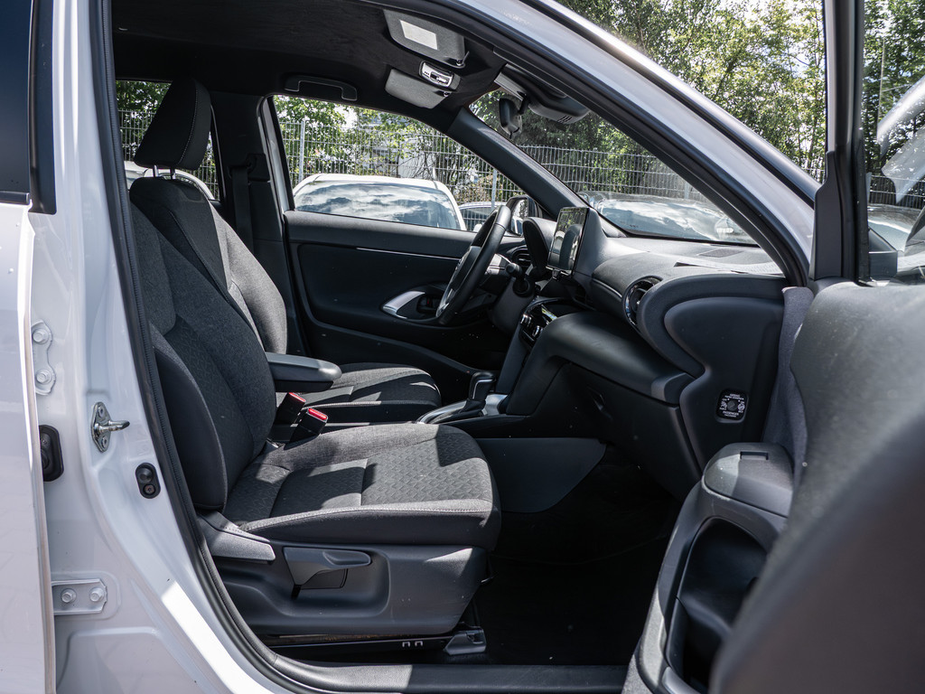 Fahrzeugansicht TOYOTA Yaris Cross Hybrid 1.5 VVT-i Team Deutschland - Bild 5