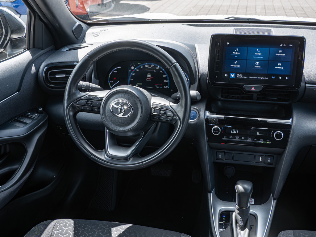 Fahrzeugansicht TOYOTA Yaris Cross Hybrid 1.5 VVT-i Team Deutschland - Bild 8
