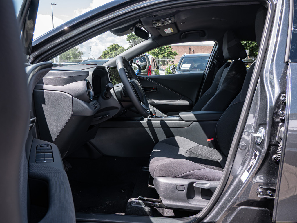 Fahrzeugansicht TOYOTA C-HR 2.0 Plug-In Hybrid Teamplayer - 3 Vorbesitzer - Bild 2