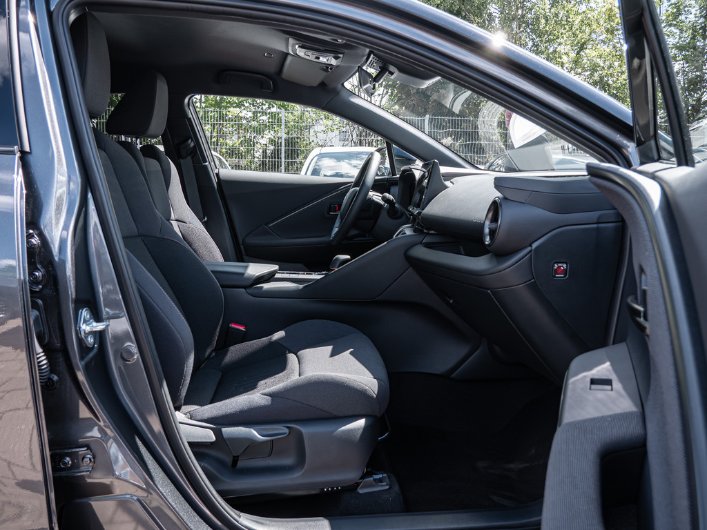 Fahrzeugansicht TOYOTA C-HR 2.0 Plug-In Hybrid Teamplayer - 3 Vorbesitzer - Bild 3