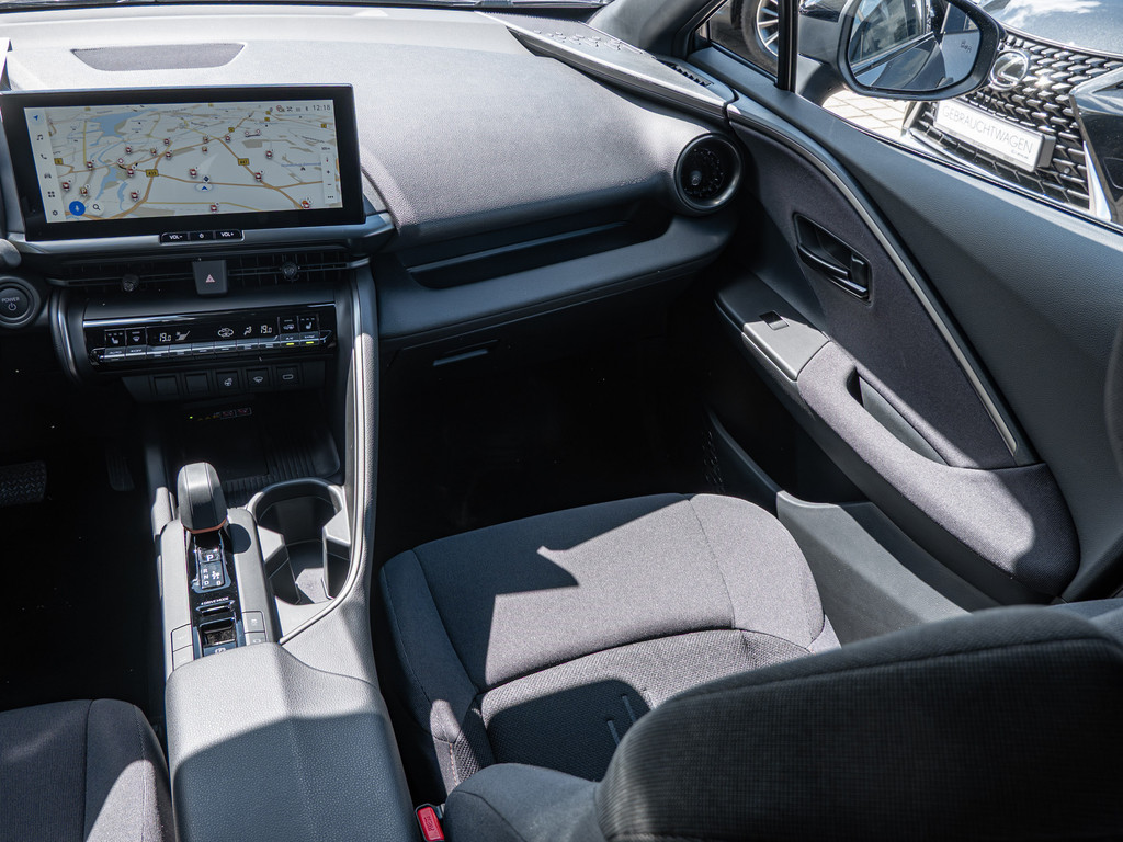 Fahrzeugansicht TOYOTA C-HR 2.0 Plug-In Hybrid Teamplayer - 3 Vorbesitzer - Bild 7