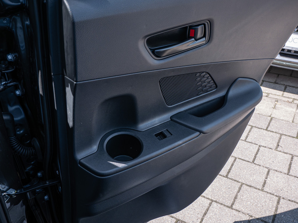 Fahrzeugansicht TOYOTA C-HR 2.0 Plug-In Hybrid Teamplayer - 3 Vorbesitzer - Bild 8
