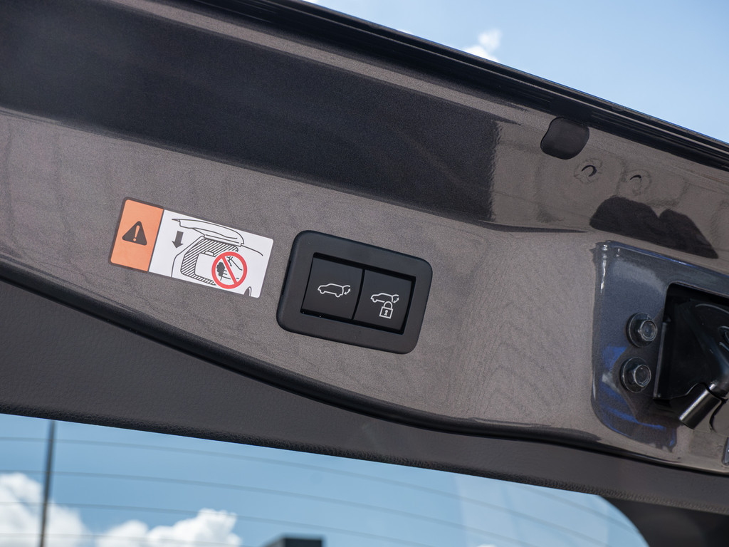Fahrzeugansicht TOYOTA C-HR 2.0 Plug-In Hybrid Teamplayer - 3 Vorbesitzer - Bild 10