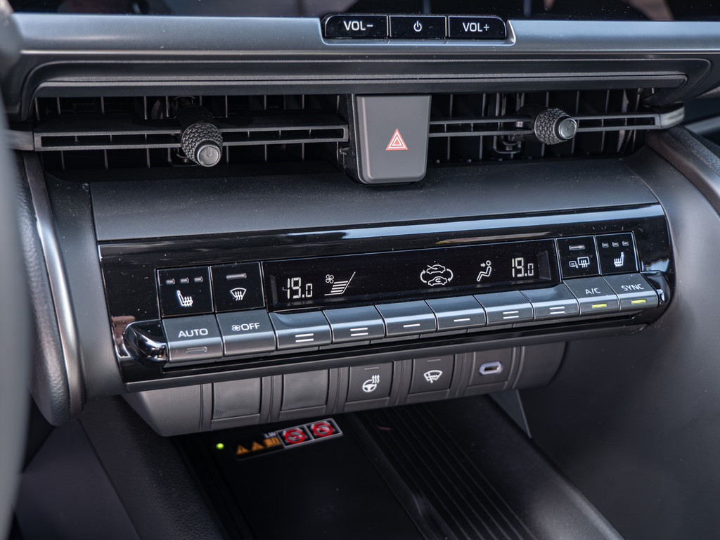 Fahrzeugansicht TOYOTA C-HR 2.0 Plug-In Hybrid Teamplayer - 3 Vorbesitzer - Bild 17