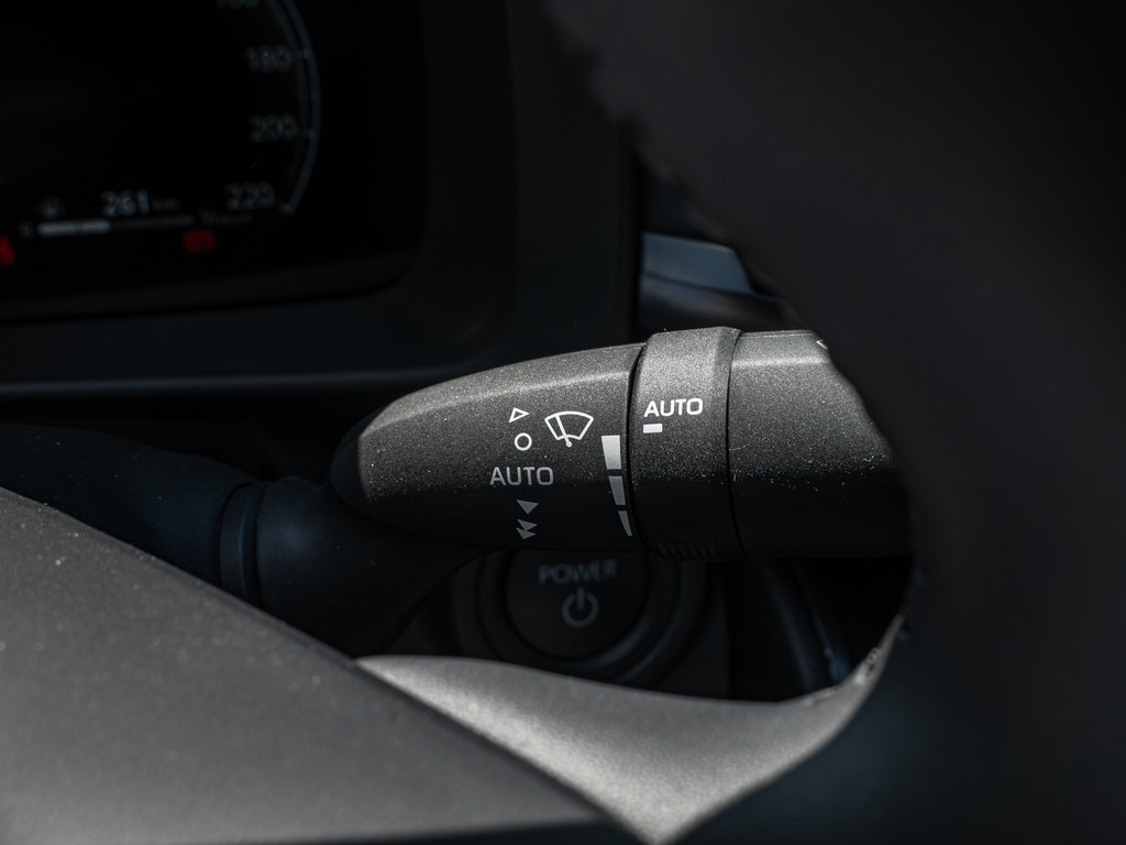 Fahrzeugansicht TOYOTA C-HR 2.0 Plug-In Hybrid Teamplayer - 3 Vorbesitzer - Bild 26