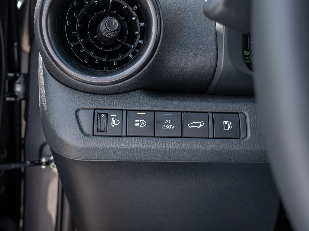 Fahrzeugansicht TOYOTA C-HR 2.0 Plug-In Hybrid Teamplayer - 3 Vorbesitzer - Bild 32