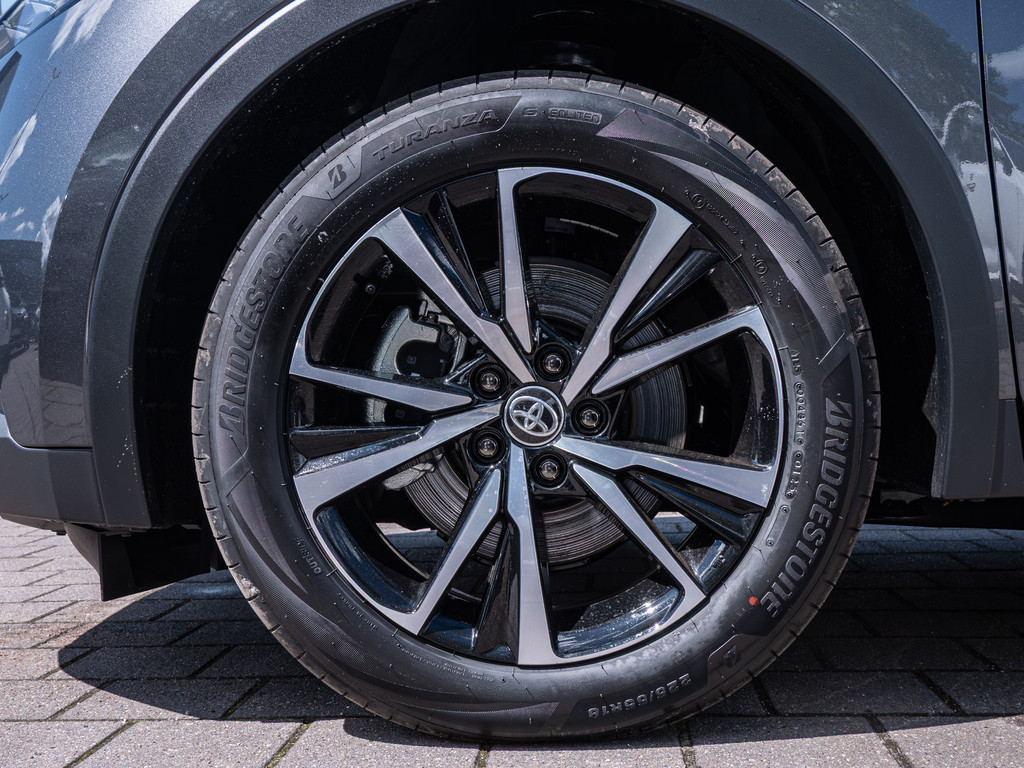 Fahrzeugansicht TOYOTA C-HR 2.0 Plug-In Hybrid Teamplayer - 3 Vorbesitzer - Bild 40
