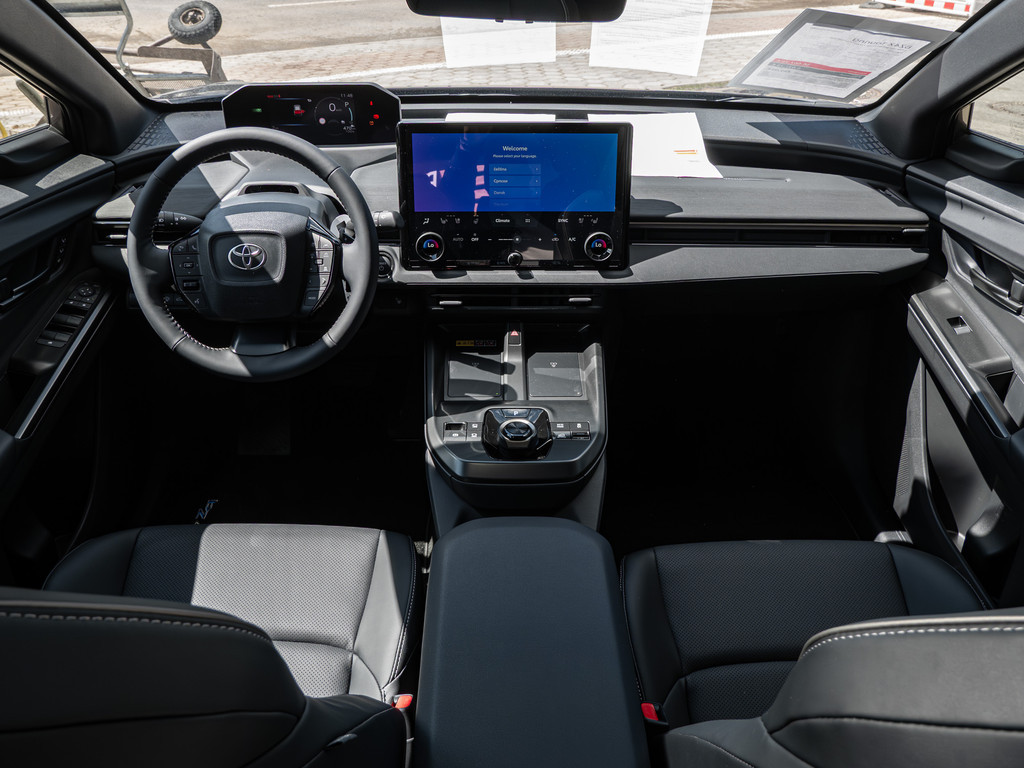 Fahrzeugansicht TOYOTA bZ4X Touring - Bild 2