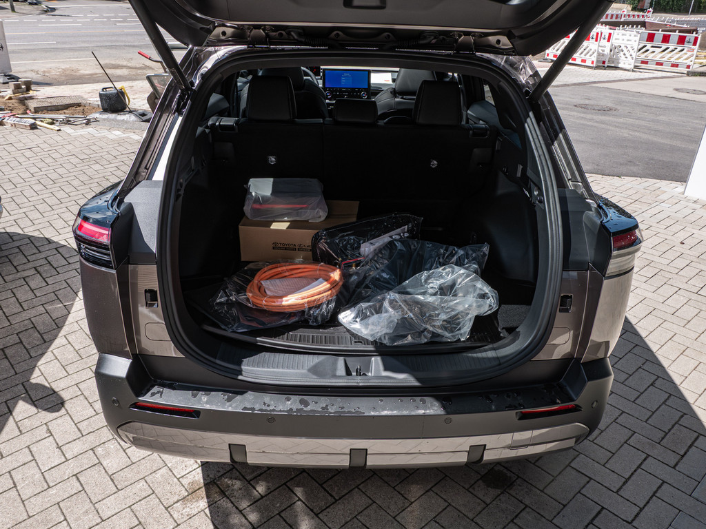 Fahrzeugansicht TOYOTA bZ4X Touring - Bild 6
