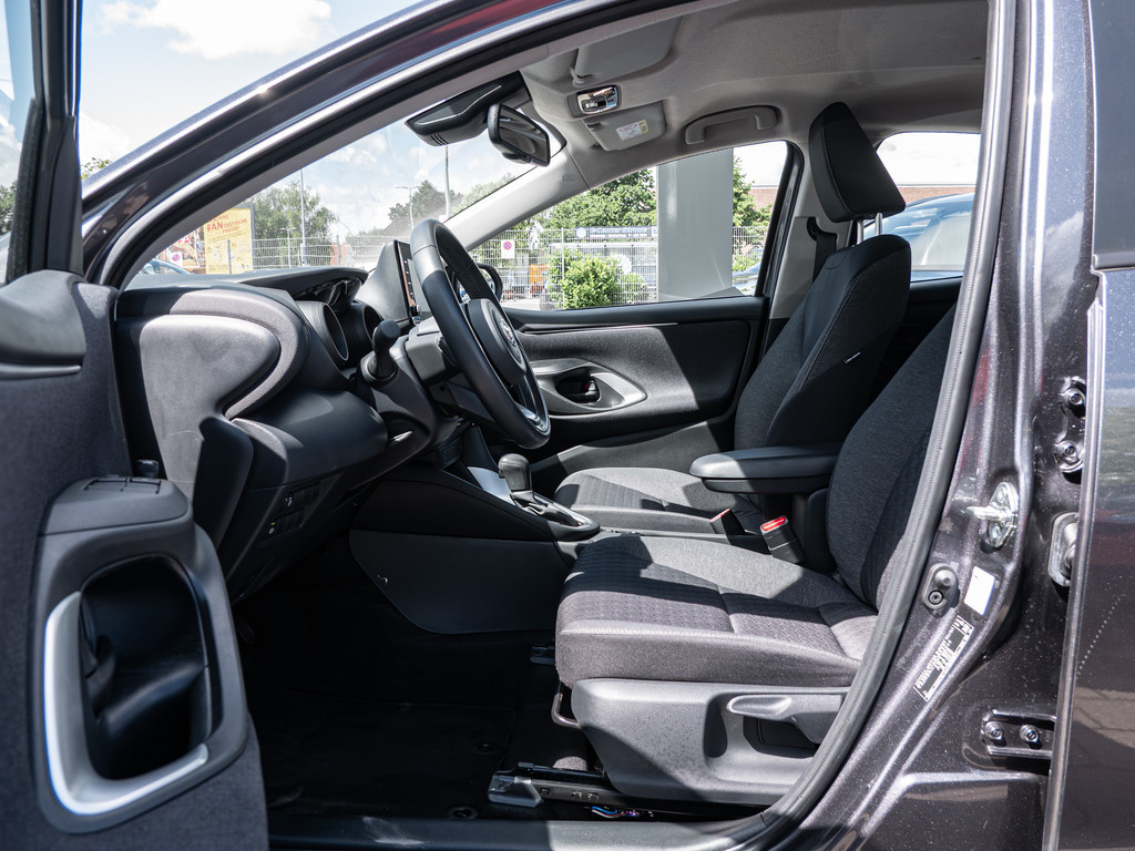 Fahrzeugansicht TOYOTA Yaris Hybrid 1.5 VVT-i Team D - Bild 4