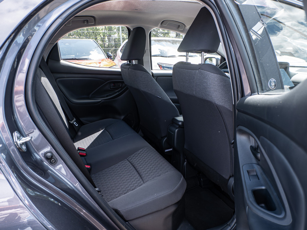 Fahrzeugansicht TOYOTA Yaris Hybrid 1.5 VVT-i Team D - Bild 6