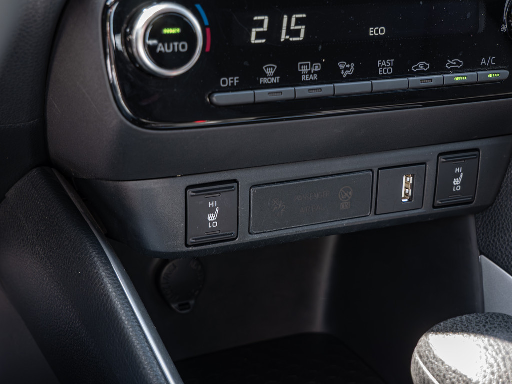 Fahrzeugansicht TOYOTA Yaris Hybrid 1.5 VVT-i Team D - Bild 17