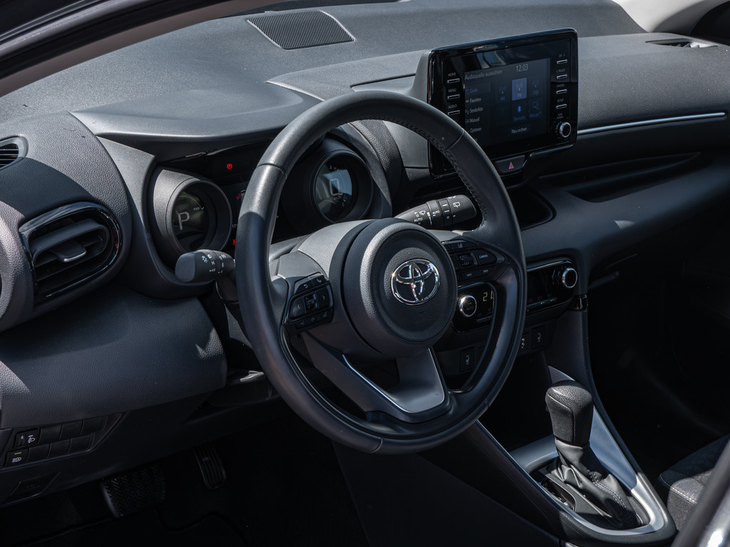 Fahrzeugansicht TOYOTA Yaris Hybrid 1.5 VVT-i Team D - Bild 31