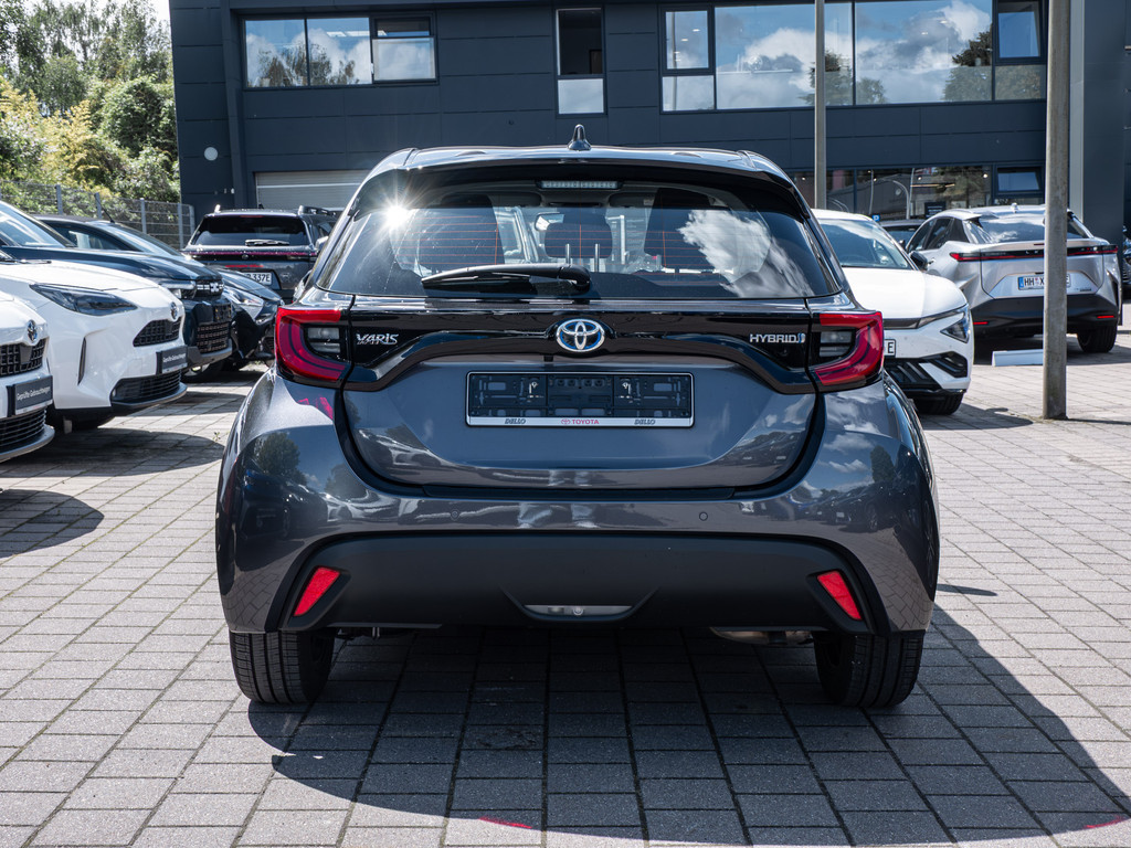 Fahrzeugansicht TOYOTA Yaris Hybrid 1.5 VVT-i Team D - Bild 37