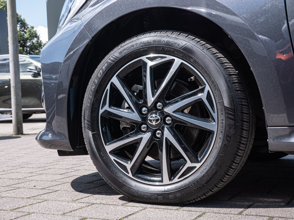 Fahrzeugansicht TOYOTA Yaris Hybrid 1.5 VVT-i Team D - Bild 40