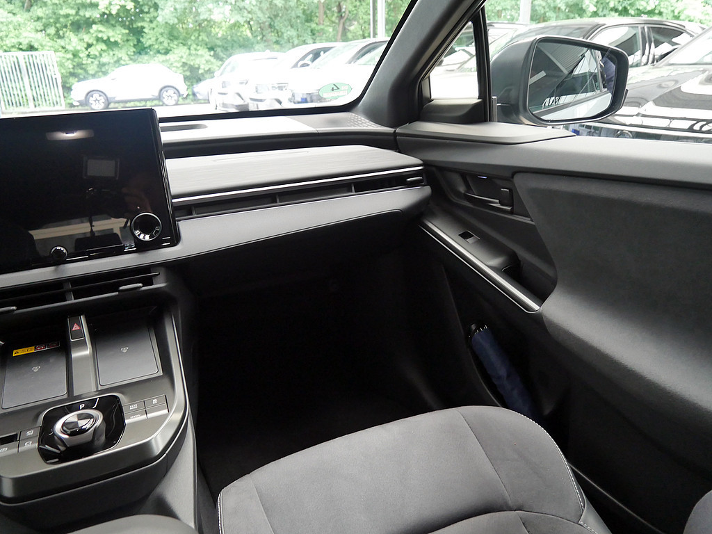 Fahrzeugansicht TOYOTA C-HR+ 252 kW AWD Lounge - Bild 4