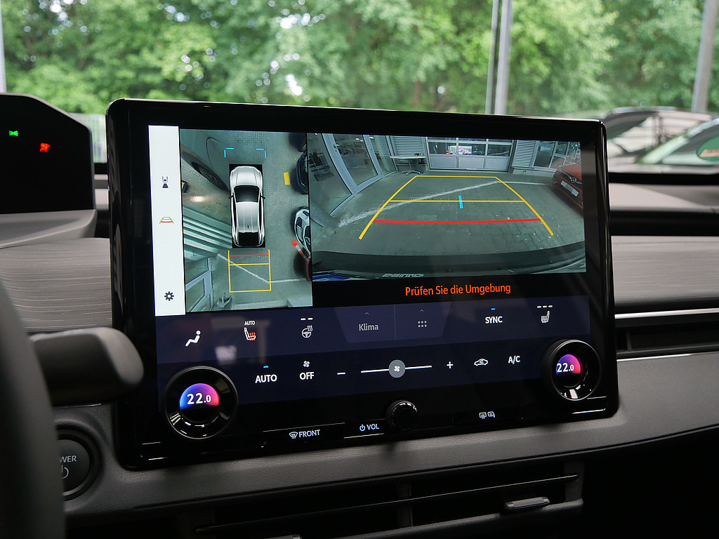 Fahrzeugansicht TOYOTA C-HR+ 252 kW AWD Lounge - Bild 14