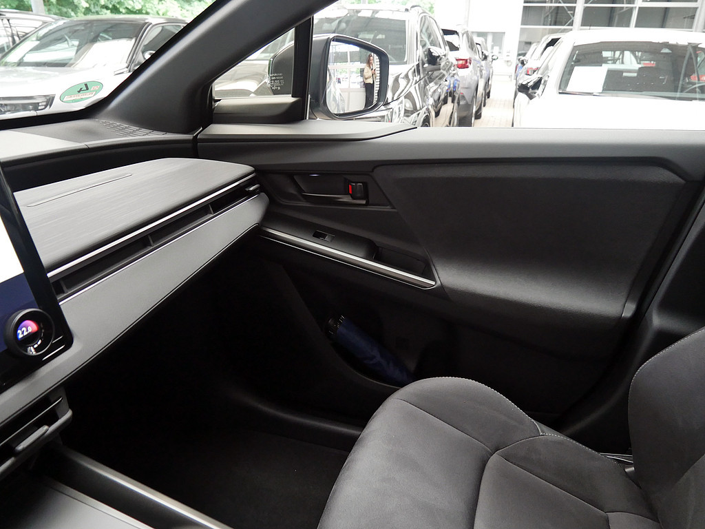 Fahrzeugansicht TOYOTA C-HR+ 252 kW AWD Lounge - Bild 22