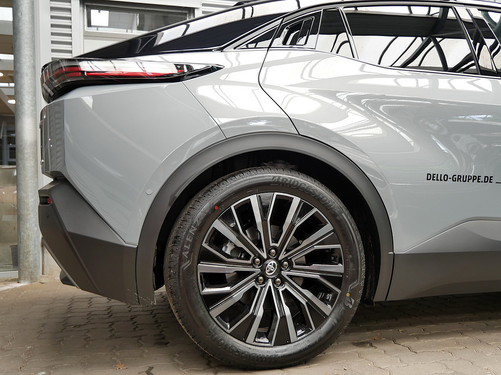 Fahrzeugansicht TOYOTA C-HR+ 252 kW AWD Lounge - Bild 37