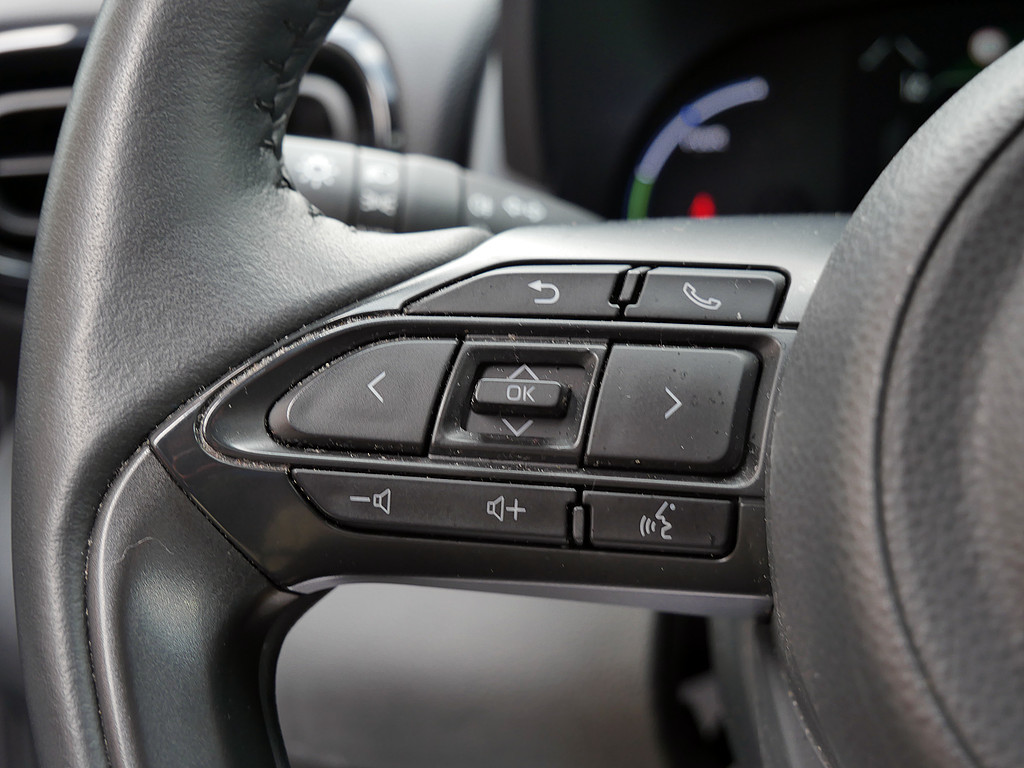 Fahrzeugansicht TOYOTA Yaris Cross Hybrid 1.5 VVT-i Team Deutschland - Bild 19