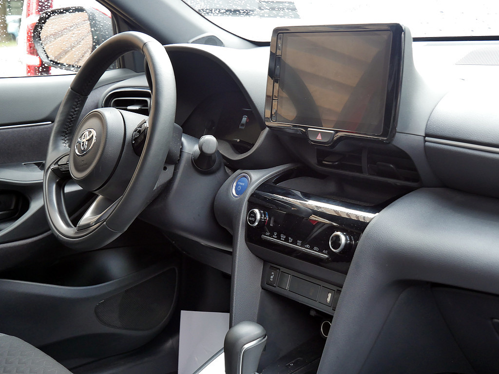 Fahrzeugansicht TOYOTA Yaris Cross Hybrid 1.5 VVT-i Team Deutschland - Bild 30