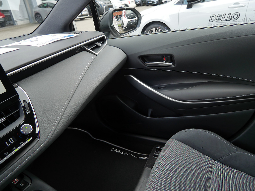Fahrzeugansicht TOYOTA Corolla Touring Sports 1.8 Hybrid Teamplayer - Bild 18