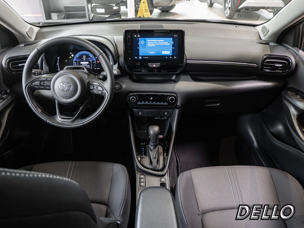 Fahrzeugansicht TOYOTA Yaris 1.5 Hybrid Teamplayer - Bild 5