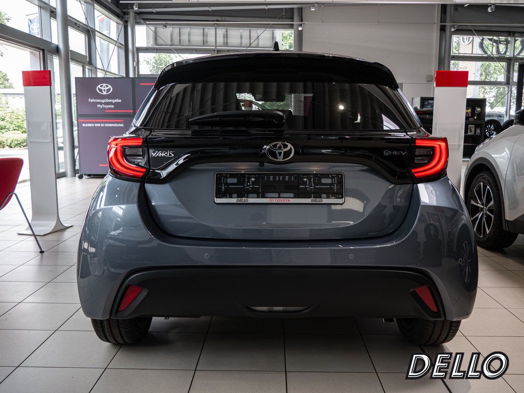Fahrzeugansicht TOYOTA Yaris 1.5 Hybrid Teamplayer - Bild 36