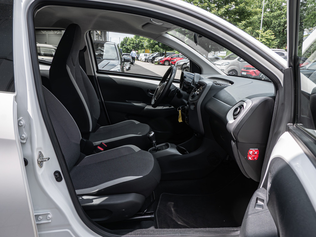 Fahrzeugansicht TOYOTA Aygo 1.0 X-play - Bild 3