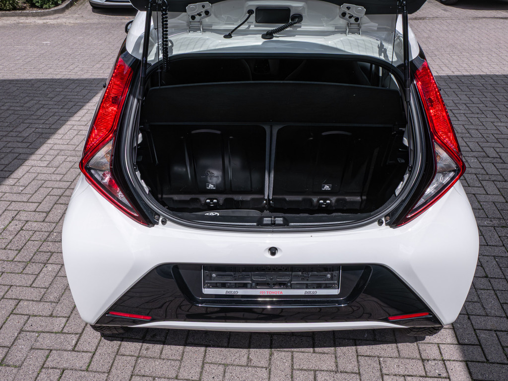 Fahrzeugansicht TOYOTA Aygo 1.0 X-play - Bild 5