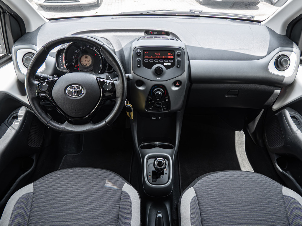 Fahrzeugansicht TOYOTA Aygo 1.0 X-play - Bild 6