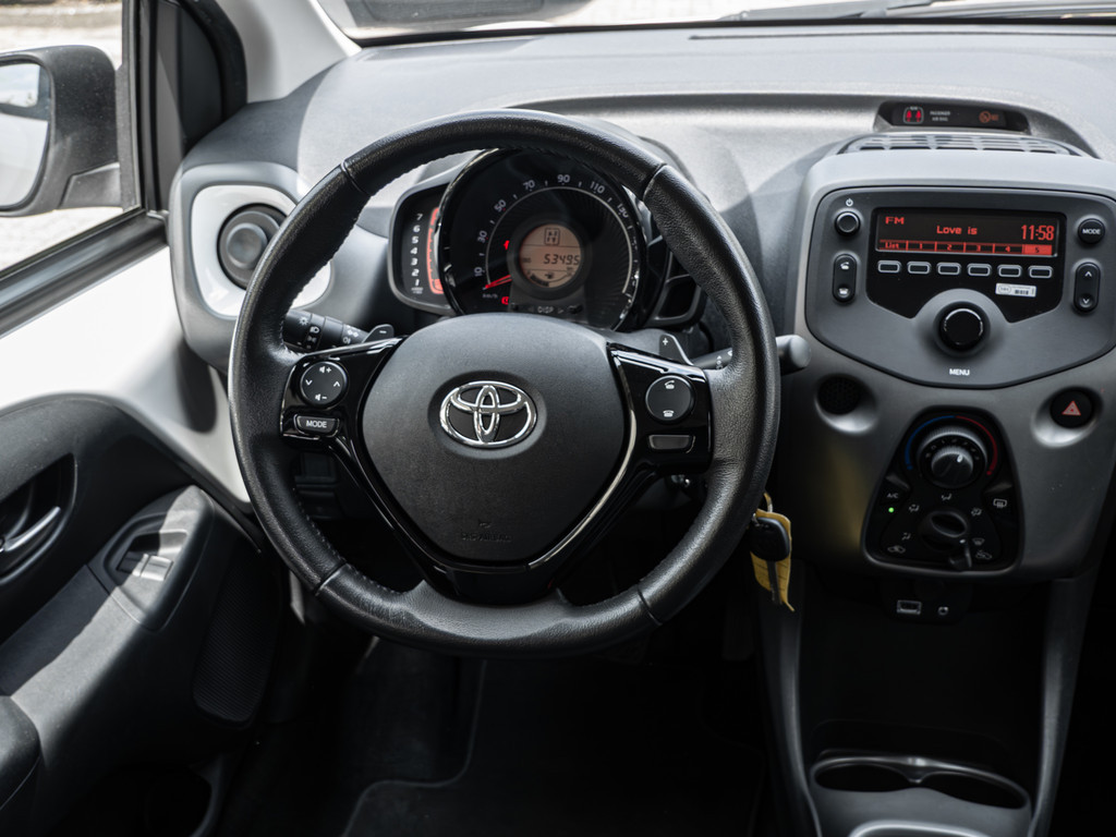 Fahrzeugansicht TOYOTA Aygo 1.0 X-play - Bild 7