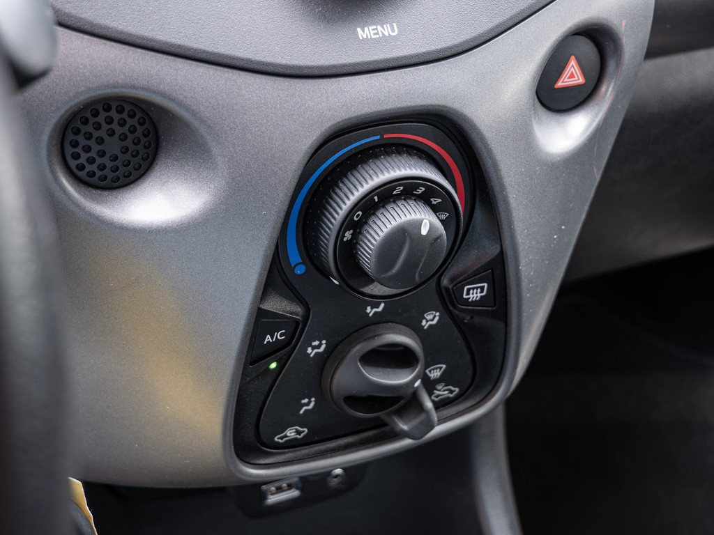 Fahrzeugansicht TOYOTA Aygo 1.0 X-play - Bild 15