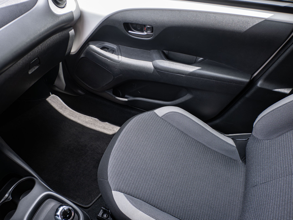 Fahrzeugansicht TOYOTA Aygo 1.0 X-play - Bild 19