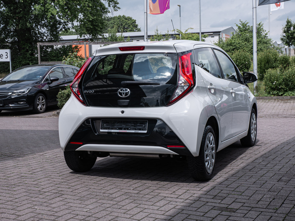 Fahrzeugansicht TOYOTA Aygo 1.0 X-play - Bild 33