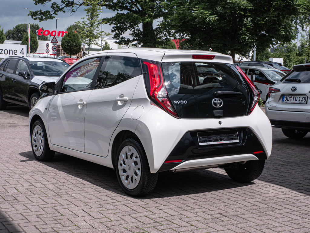 Fahrzeugansicht TOYOTA Aygo 1.0 X-play - Bild 36