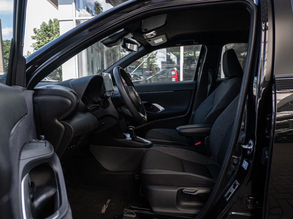 Fahrzeugansicht TOYOTA Yaris Cross Hybrid Teamplayer - Bild 3