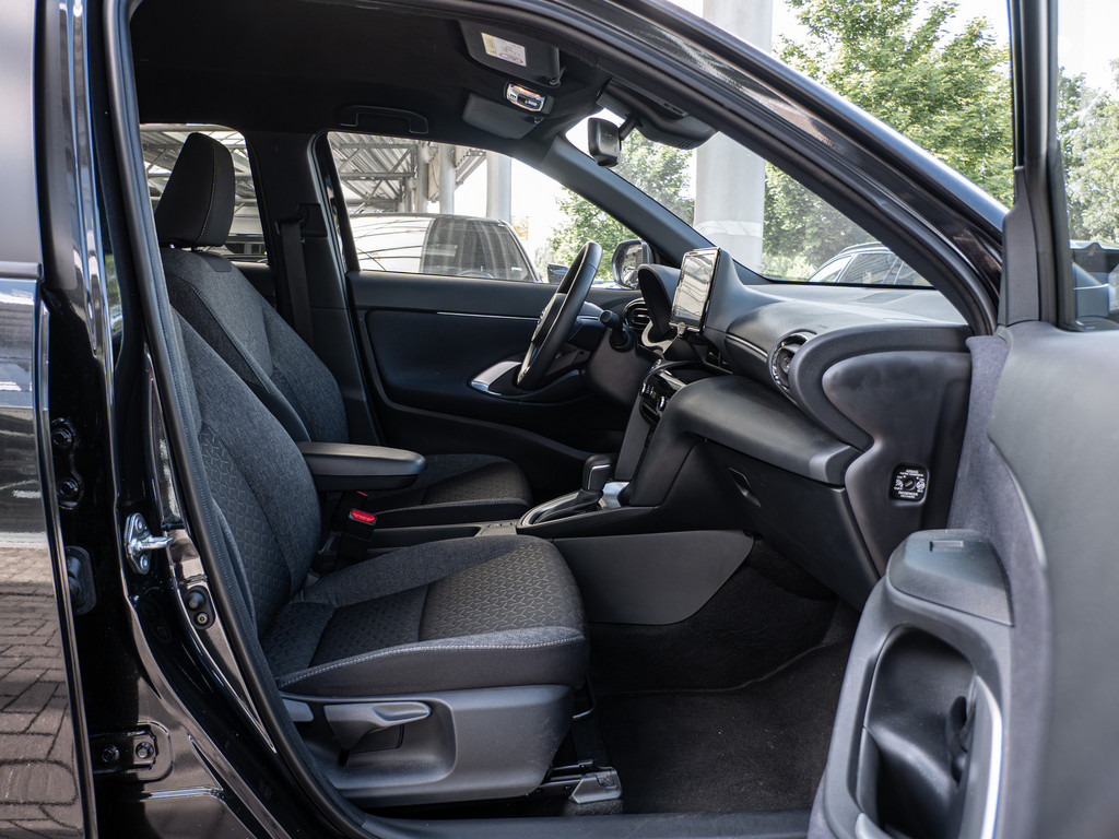 Fahrzeugansicht TOYOTA Yaris Cross Hybrid Teamplayer - Bild 4