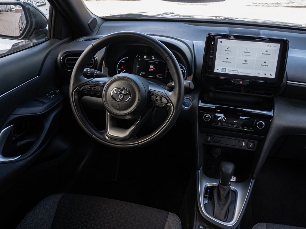 Fahrzeugansicht TOYOTA Yaris Cross Hybrid Teamplayer - Bild 7