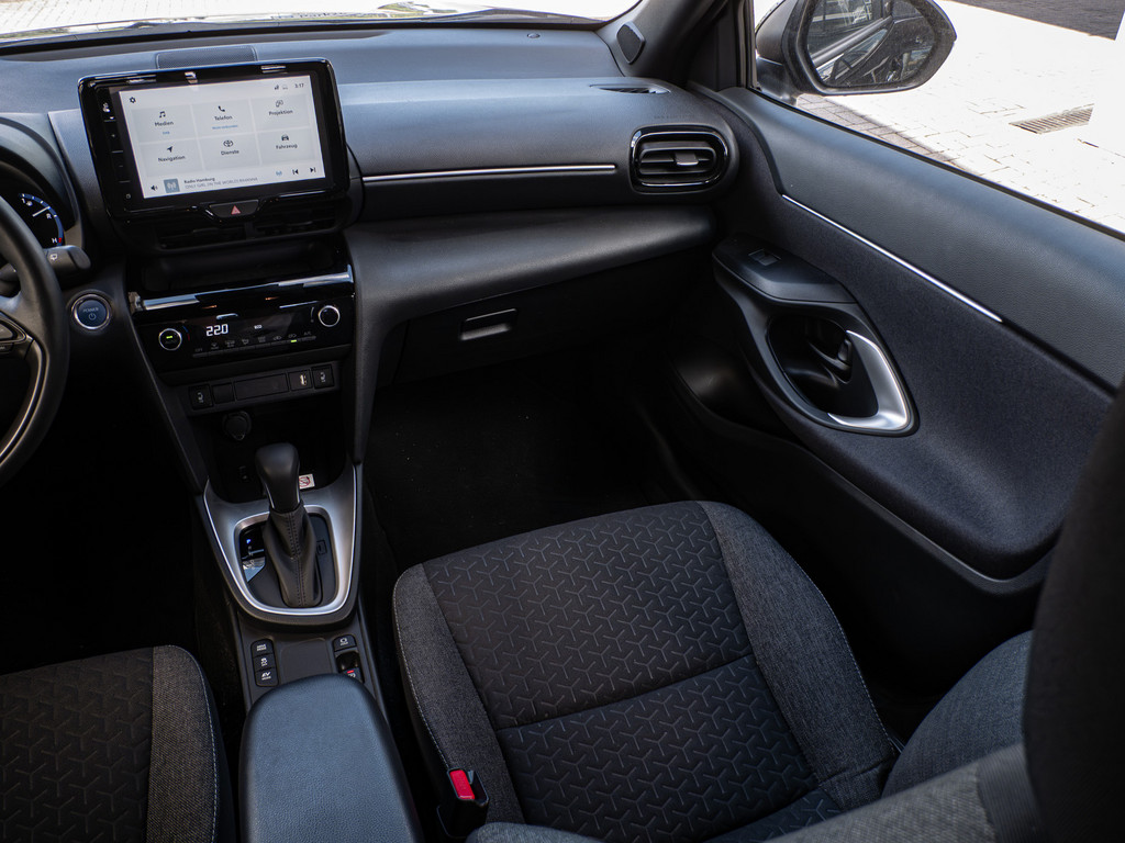 Fahrzeugansicht TOYOTA Yaris Cross Hybrid Teamplayer - Bild 8