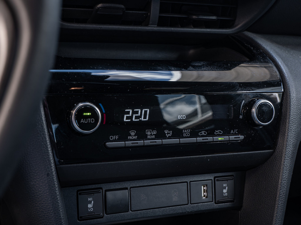Fahrzeugansicht TOYOTA Yaris Cross Hybrid Teamplayer - Bild 17